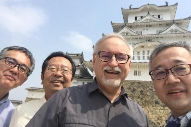 group photo outside Hemeji Castle Japan