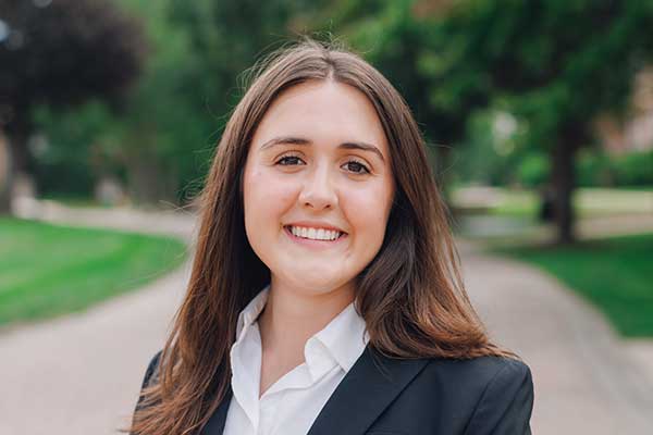 Allison Capota Headshot