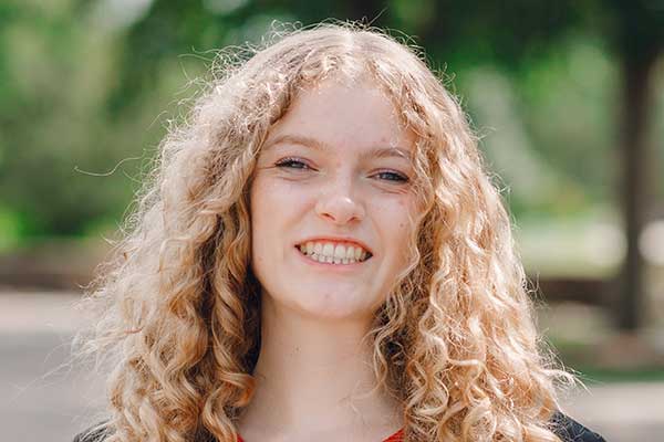 Annika Nelson Headshot