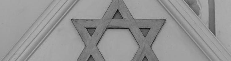 Star of David on a synagogue, by Falco from Pixabay