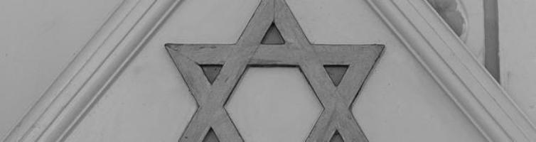 Star of David on a synagogue, by Falco from Pixabay