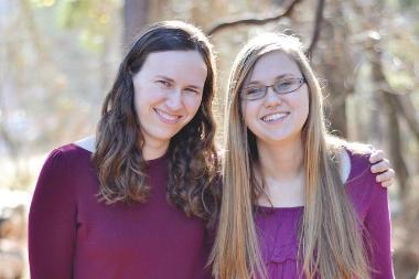 Sisters Emily and Meredith (MA '19 and BA '19)