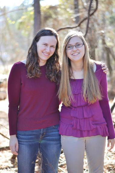 Sisters Emily and Meredith (MA '19 and BA '19)
