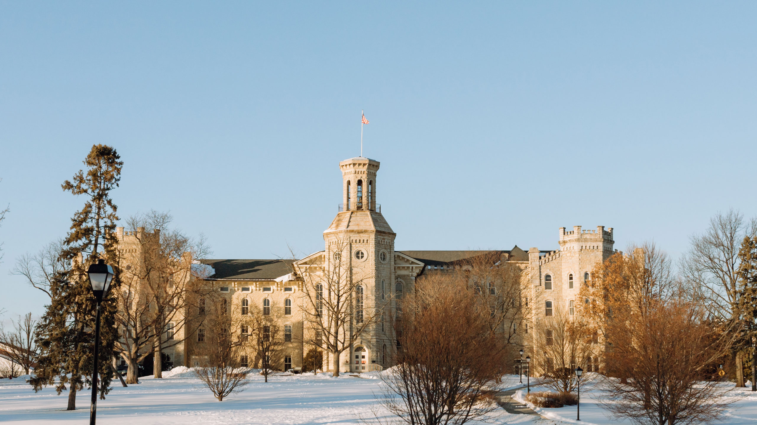 Blanchard Hall Winter 2560 x 1440