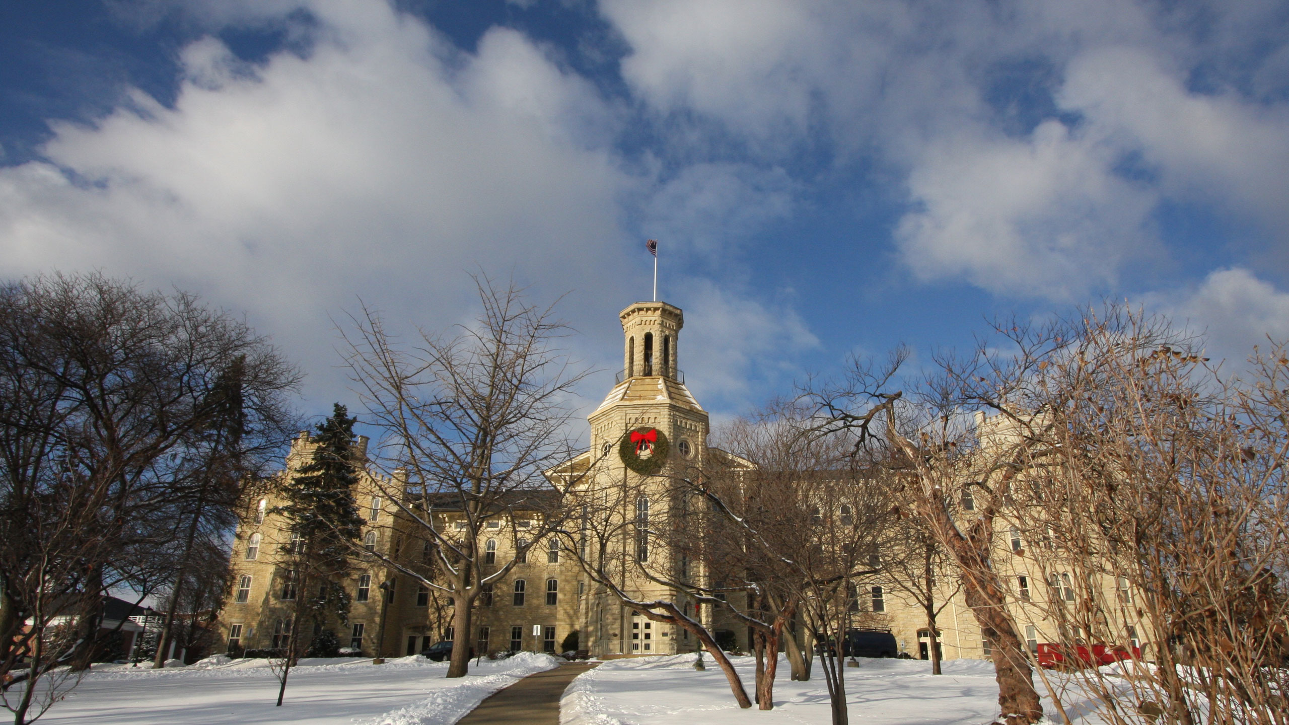 Blanchard Hall Christmas 2560 x 1440