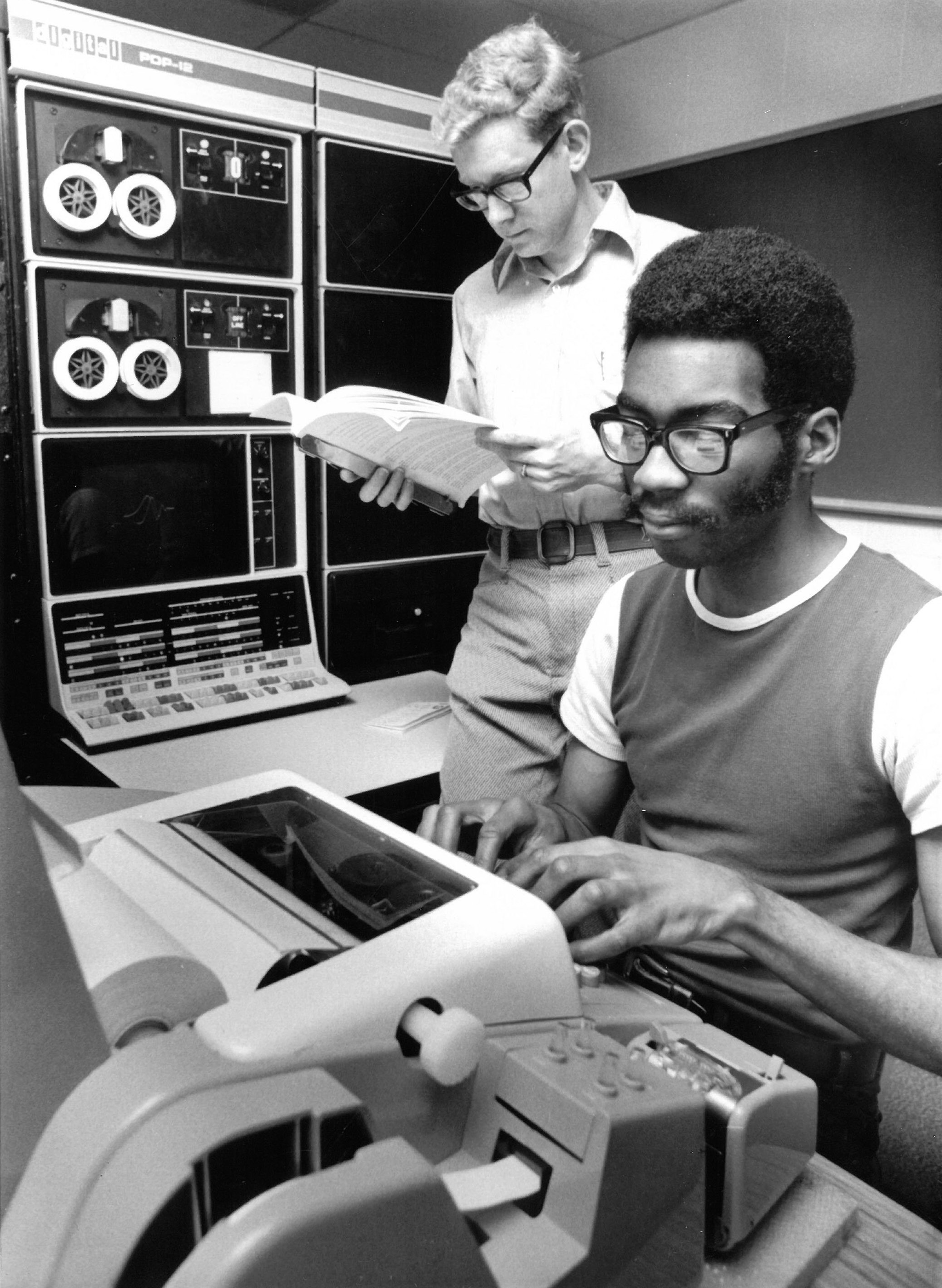 Wheaton College students in the computer lab