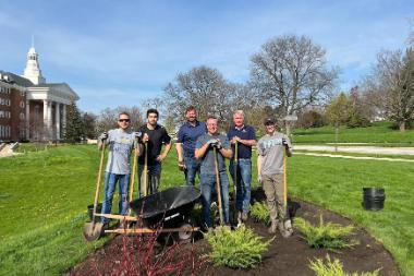 380x253 Spring Greening Group Photo