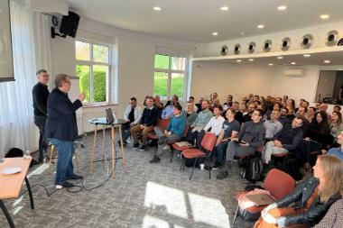 Ed Stetzer speaks at Wheaton College leadership symposium in Czech Republic